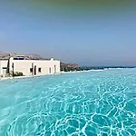 Villa Giardino Degli Allori, Manfredi With Pool